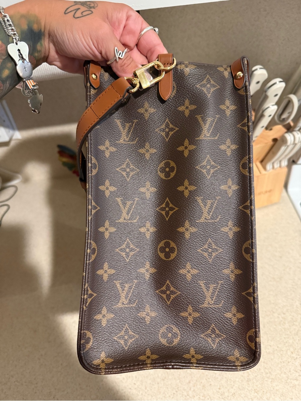 Louis Vuitton Monogram Canvas Handbag with Tan Leather Trim - Picture 5 of 15